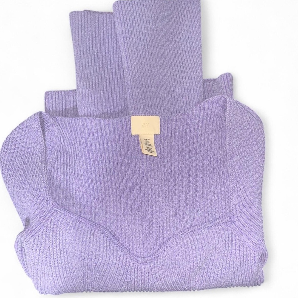 H&M Lavender sweetheart neck flared sleeve top 💜